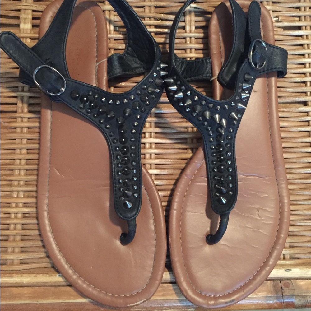 Top Moda dark gray spiked sandals